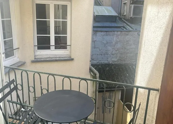 Terracotta Apartment *